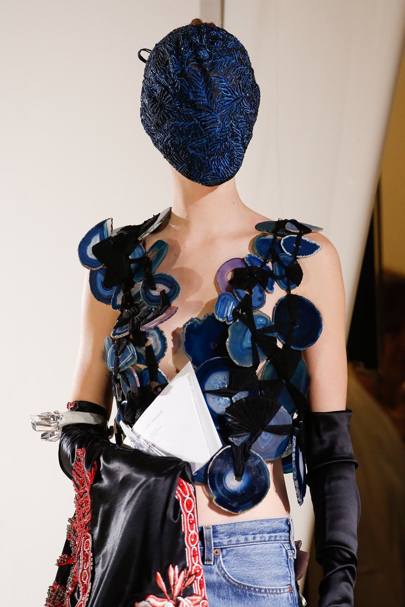 givesomeflowers's tweet photo. the need to wear the masks from martin margiela’s fall 2013 couture instead of disposable masks https://t.co/PZJOjSjz1W