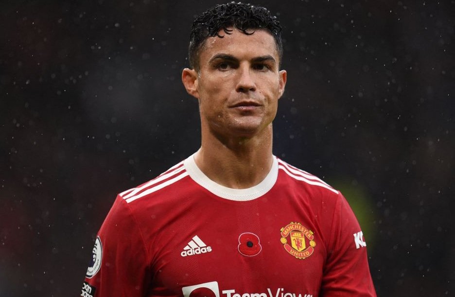 - ¿Que tienen en común Lionel Messi y Cristiano Ronaldo?

- Los dos destruyeron al Manchester United. PENALDO 🤡