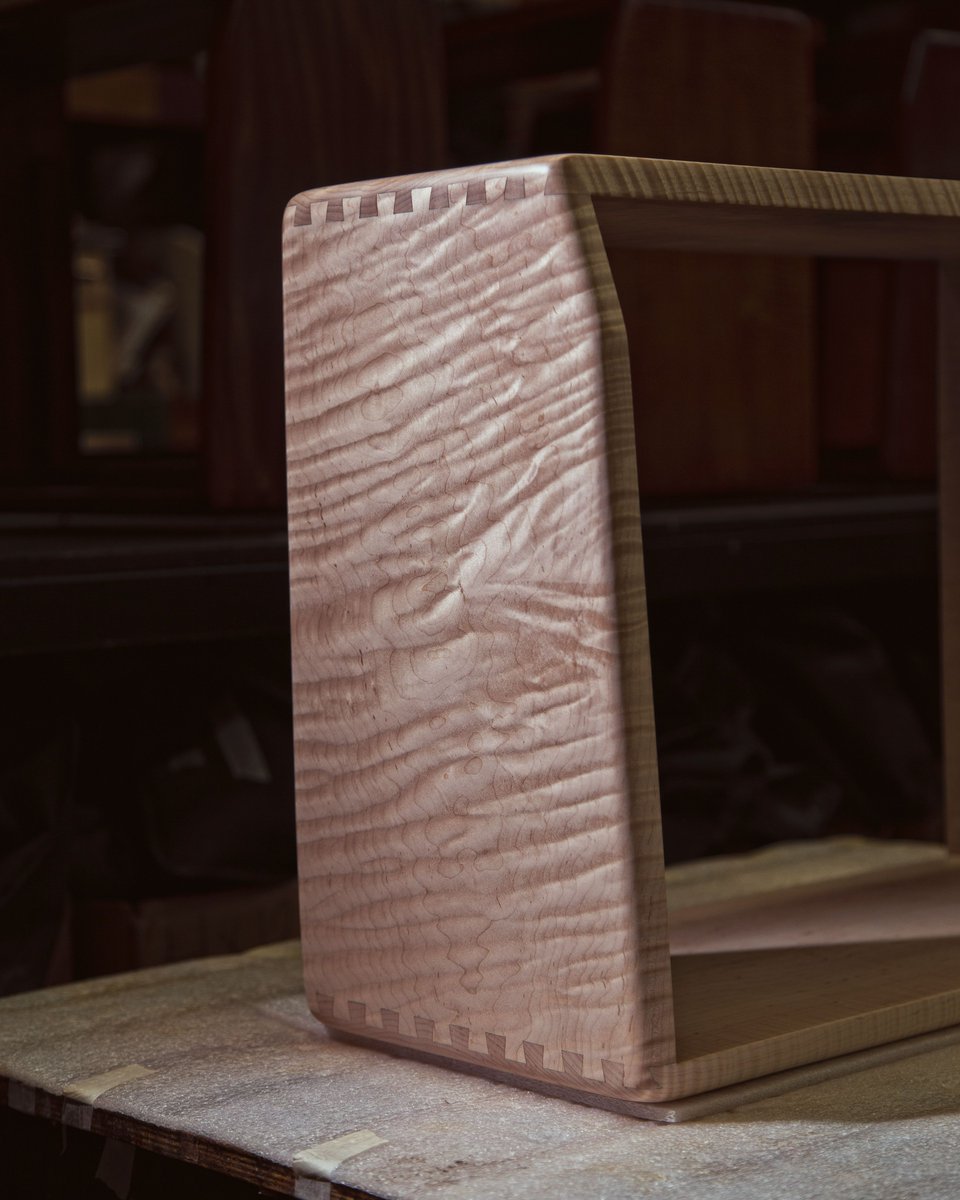 MesaBoogie's tweet photo. Happy #HardwoodWednesday! To stain or not to stain? Which, if any, of our hand-rubbed stain finishes would you have applied to this Maple Fillmore Combo cabinet? Please visit our Design Gallery to view options. https://t.co/EIhpimtsaF
#MesaBoogie #MesaCustomShop https://t.co/y9DZxUhkaP