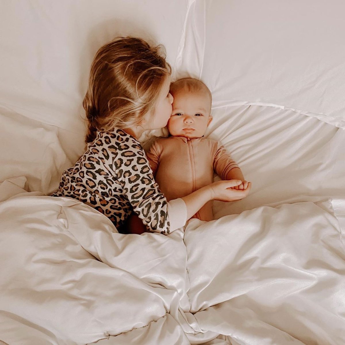 MellanniLinens's tweet photo. Make every morning memorable. 🌤️

📸 @ivinlovinmommin https://t.co/ruZFYePLzw