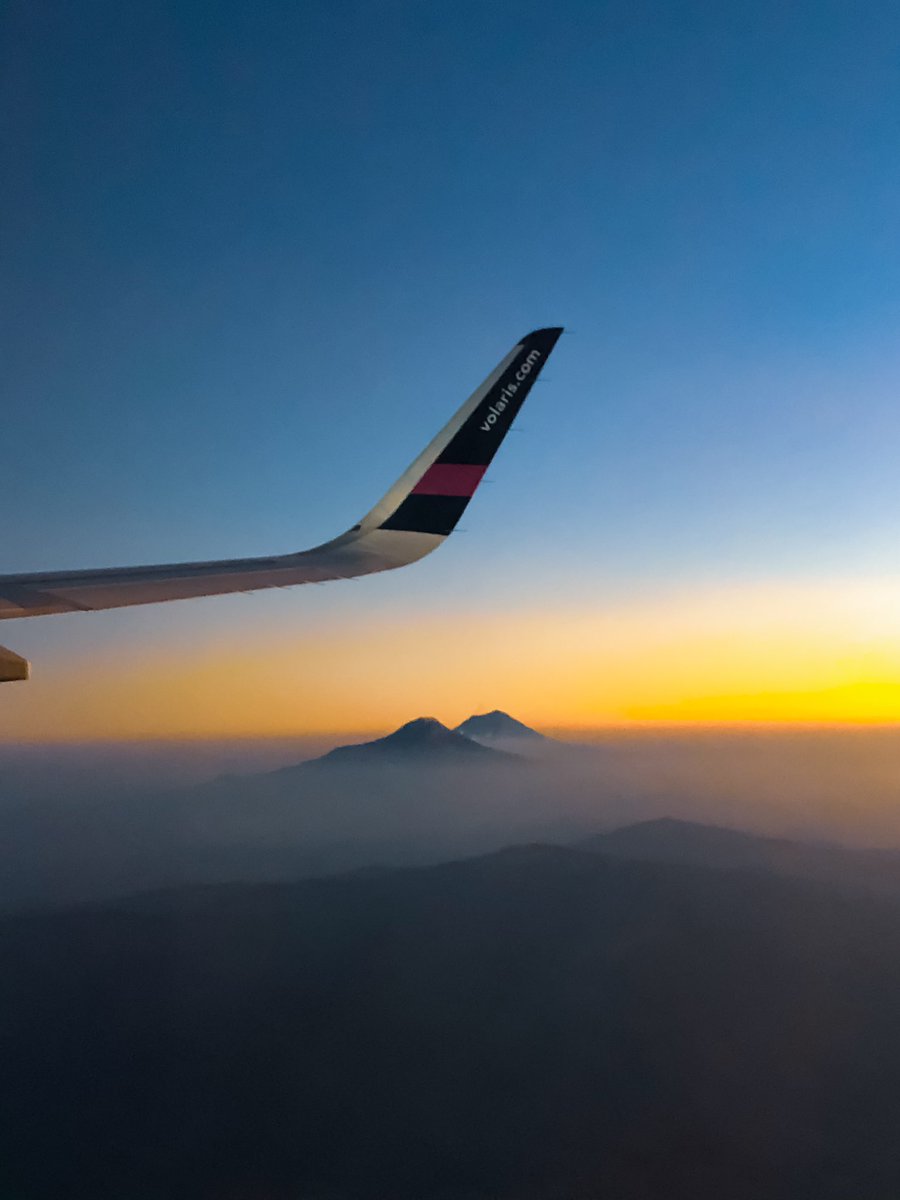 alexandergov's tweet photo. Regreso a casa @flyvolaris https://t.co/J1EGkCnYA8