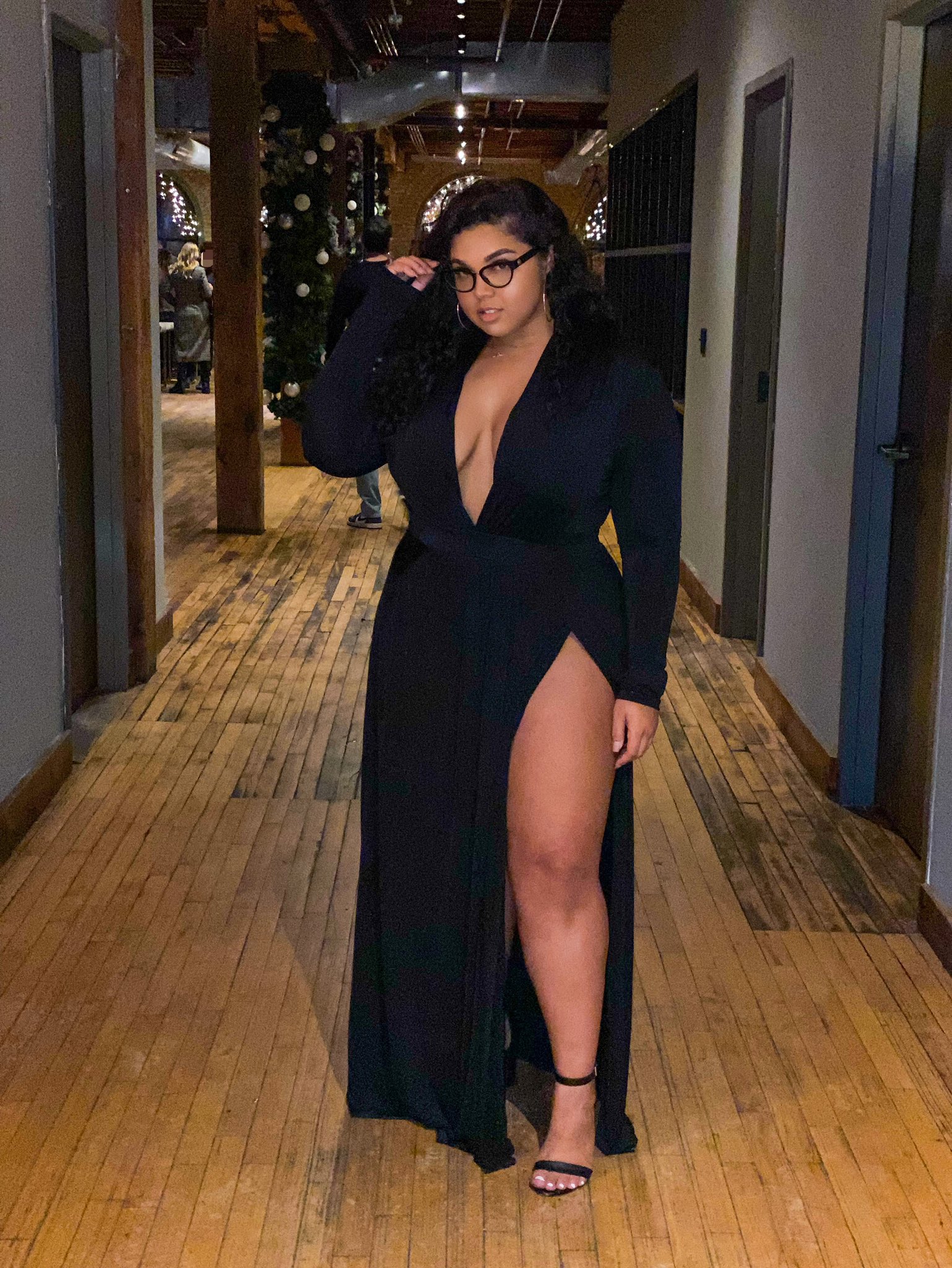 black is such a happy color 🖤 https://t.co/6VCqClIxX2
