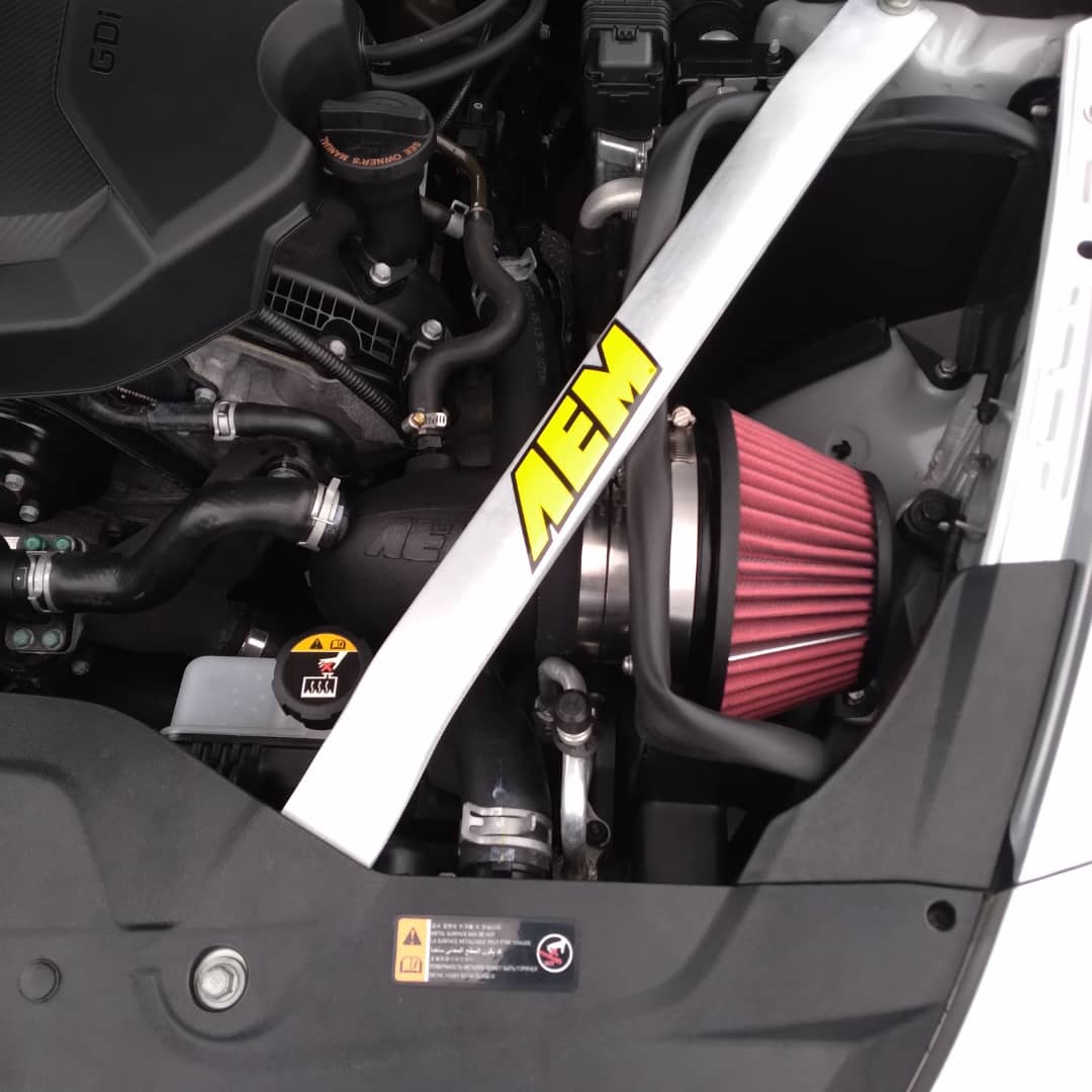 precise410's tweet image. Before and after photos of my Engine Bay and AEM Cold Air Intakes