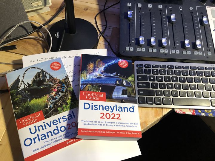 TheUnofficialGuides tweet media