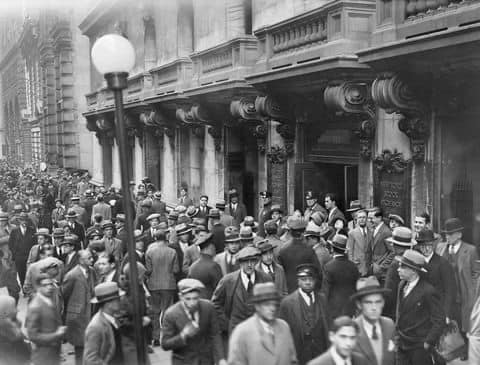 Following the stock market crash in 1929, the U.S. stock market plummeted, and bankers, industrial executives, and government officials poured into the New York Stock Exchange.