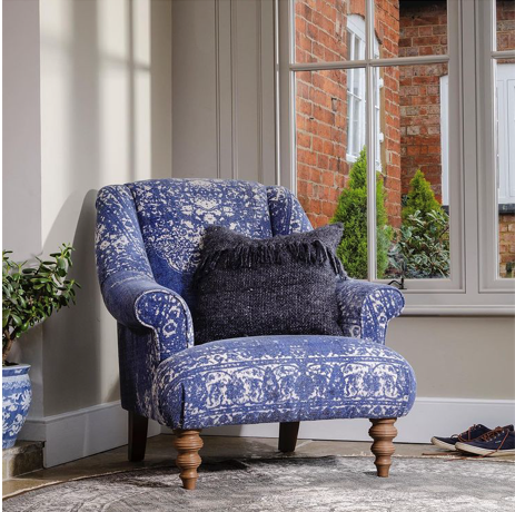 HomeoftheSofa's tweet photo. A beautiful statement piece to brighten up the corner of any room. This @tetradsofas occasional chair is simply stunning.

https://t.co/cQOtIq8UZD

#stratforduponavon #warwickshire #cotswolds https://t.co/72AOCVQ8Pv