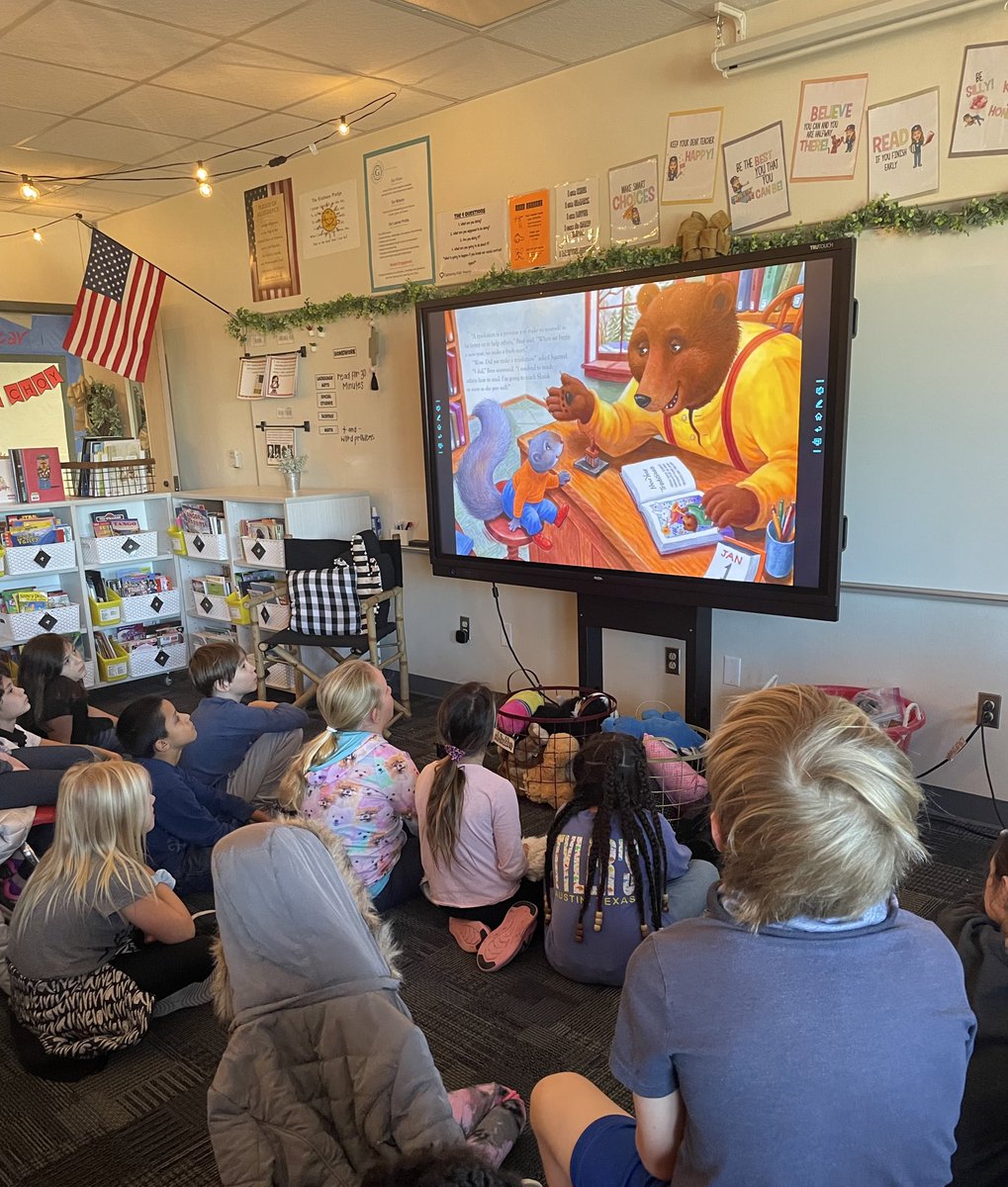 TheMrsWilkinson's tweet photo. Starting our New Year off by creating reading &amp; writing New Year’s Resolutions for 2022! @GeorgetownISD @ElementaryFord #NewYearResolution #GoalSetting https://t.co/EY89ov68c1
