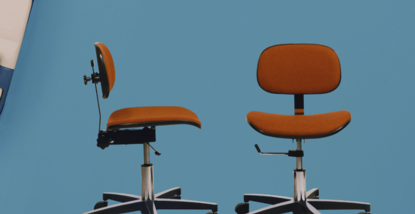 christopheCHM's tweet photo. Il était une fois Navailles, en 1970 : les premiers sièges de bureau ergonomiques, à l'âge d'or de la sténo-dactylographie ! 
#madeinfrance #dactylo #ergonomie #qvt https://t.co/QOnk7zVojb