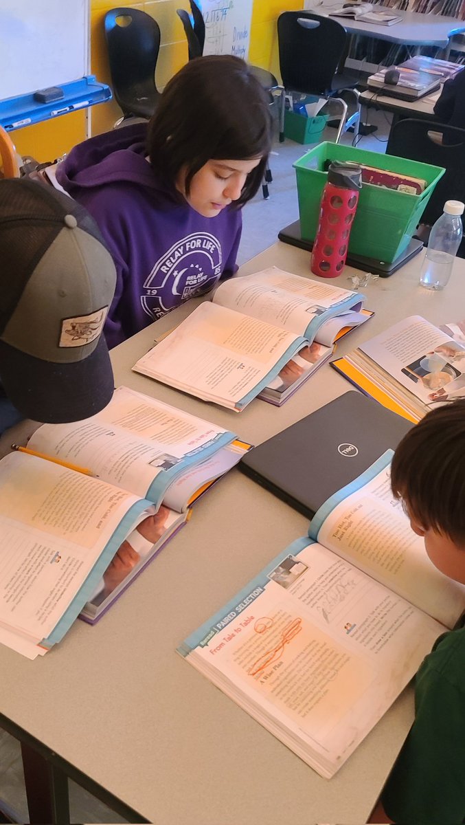 AliWhite01's tweet photo. We're working really hard on our reading today! Focused, and all! #fultonproud #fpslearn https://t.co/RR20zDXv8J
