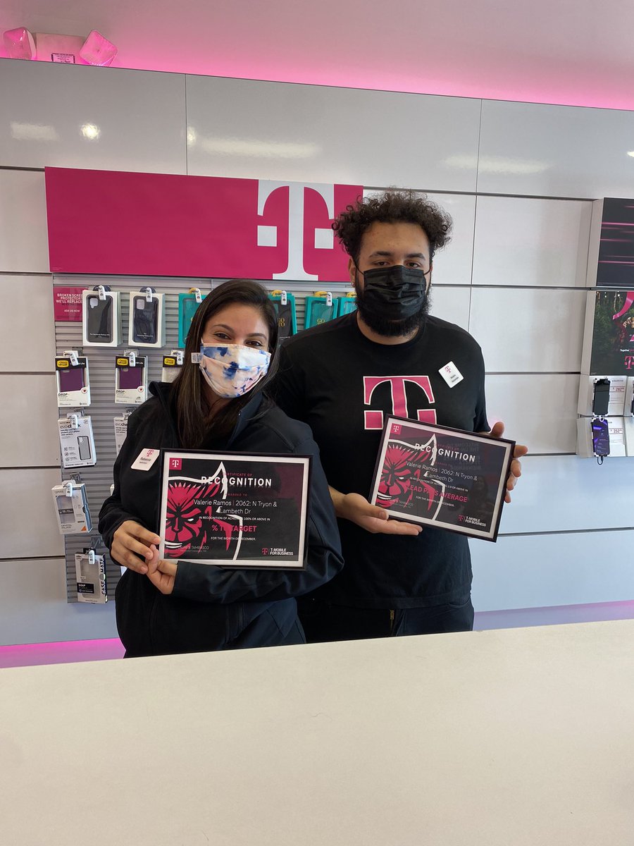 Celebrating @GPMobileTPR ‘s N Tryon store for their outstanding TFB performance in December! Smashing their % to target and passing two leads! This month, they’re coming for the #TFBTripleCrown! 👑 #LTtalksTFB @alonsomoore @stacierobinson0 @jboy1724 @LakeiaTaylor @ToddCEmetro