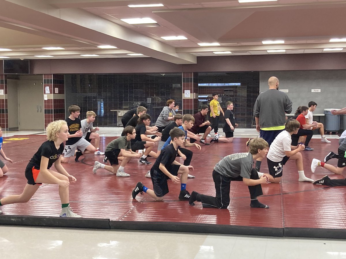 LaVistaMiddle's tweet photo. Wrestling kicks off today. Over 60 kids participating. #getinvolved https://t.co/0PJaosPgHc