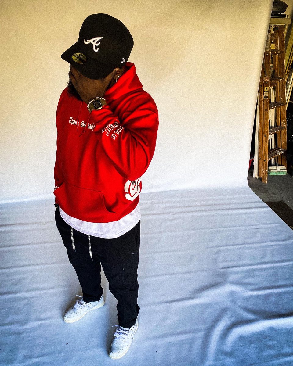 SplitDizzy's tweet image. Red Roses 🌹

link to hoodie:
thank-god-daily.myshopify.com/collections/all