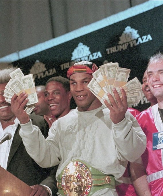 hardAFpics's tweet photo. #picsthatgohard #HardAF #pics #ironmike #miketyson #legend #cream #dollardollarbill #aintnothin2Fwit #heisabadman #1ofdagoats https://t.co/1uoahL8Jil