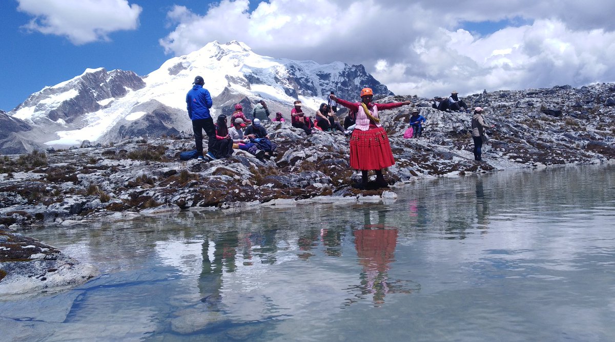 Laguna  Canada, con hermosa vista de Huayna Potosi, tres imagenes que valen mas que mil palabras, salimos cada fin de semana  junto a las
Cholitas Escaladoras Bolivia

📶📲RESERVAS Y CONSULTAS😃
wa.link/l3zfik CARLOS🙋‍♂️🇧🇴
wa.link/gj3s9h ELENA🙋‍♀️🇧🇴