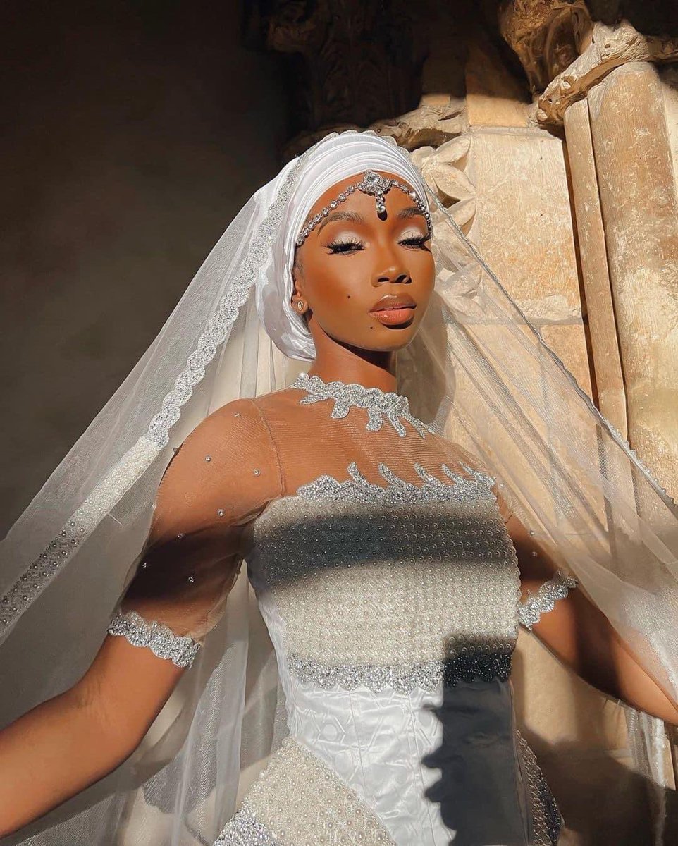 Wrapqns's tweet photo. Stunning! And Her makeup is flawless and yes this beautiful bride is wearing a headwrap🙌🏾🤍 ✨Certified #Wrapqns 👑 #WCW https://t.co/XUamOXlawM