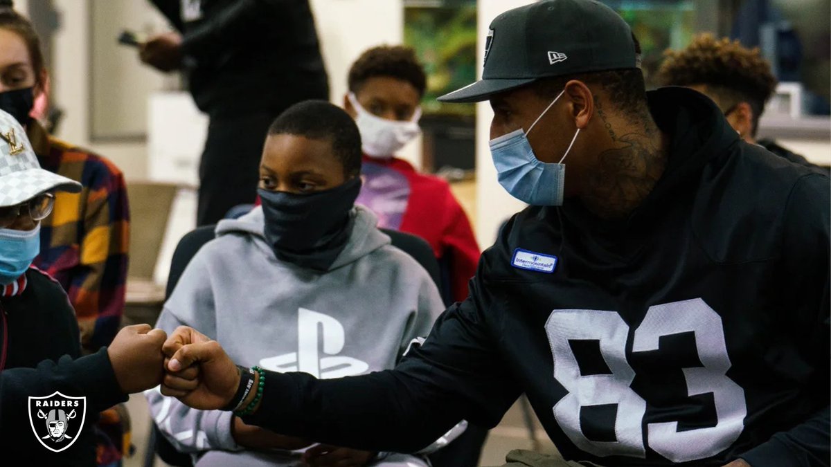 Raiders's tweet image. 🚨 Final hours for your vote to count as double! 🚨

RT to vote for @Rackkwall83 in the #WPMOYChallenge and help him win $25K to the charity of his choice.