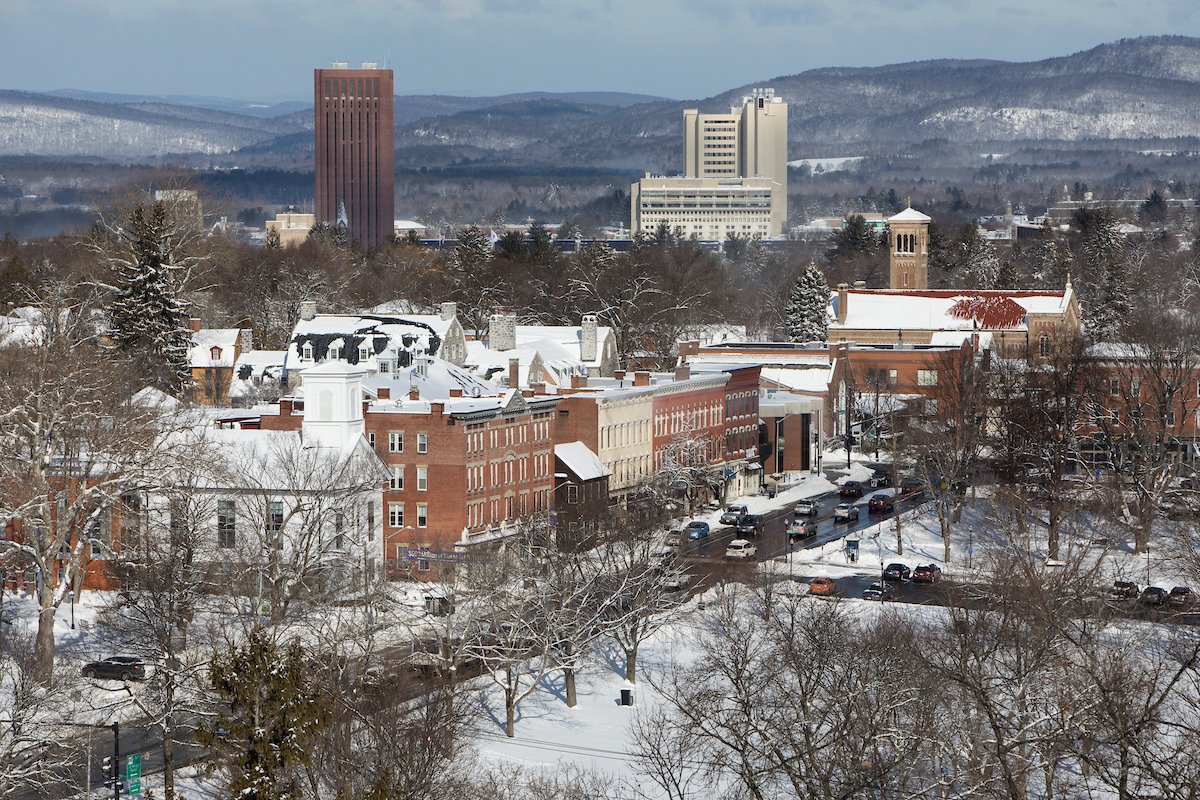 AmherstCollege's tweet photo. NEWS: To mark #Amherst200, Amherst College will make a special $200,000 donation to two of the @TownOfAmherst's important institutions, the historic @JonesLibraryMA and the new arts and cultural performance venue The Drake. https://t.co/mbZVBb37Xo https://t.co/NAY0mZ7rTk