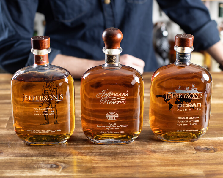 JeffsBourbon's tweet photo. New Year, Great Bourbon. #jeffersons #jeffersonsbourbon #kymade #kybourbon #kentucky #bourbontrail #newyear #greatbourbon https://t.co/pQjdAjOhDi