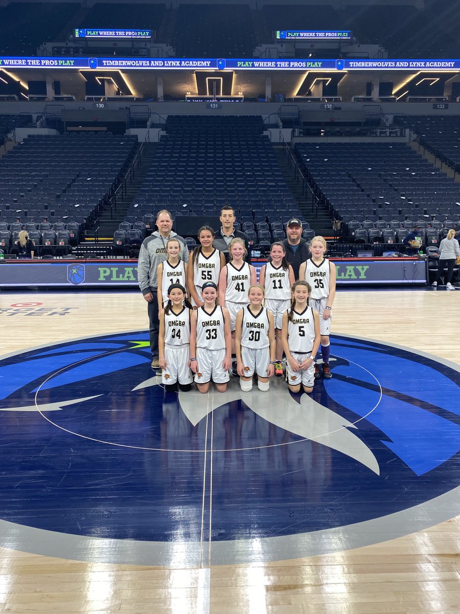 mattbare23's tweet photo. Thanks to these 5th graders from Wayzata and Osseo/Maple Grove for coming out today.  ⁦@OMGBAHoops⁩ ⁦@WayzataGBA⁩ https://t.co/XgBtbWJrnM