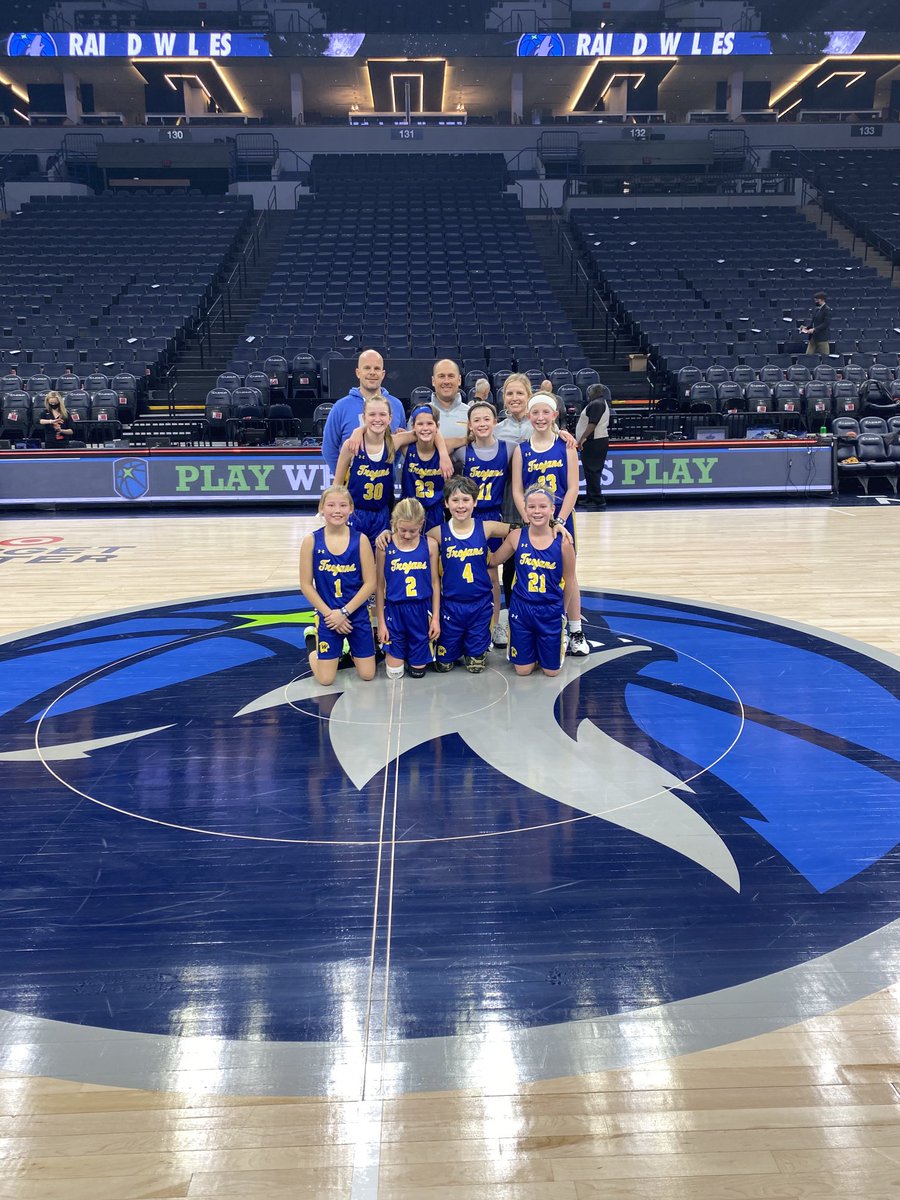 mattbare23's tweet photo. Thanks to these 5th graders from Wayzata and Osseo/Maple Grove for coming out today.  ⁦@OMGBAHoops⁩ ⁦@WayzataGBA⁩ https://t.co/XgBtbWJrnM
