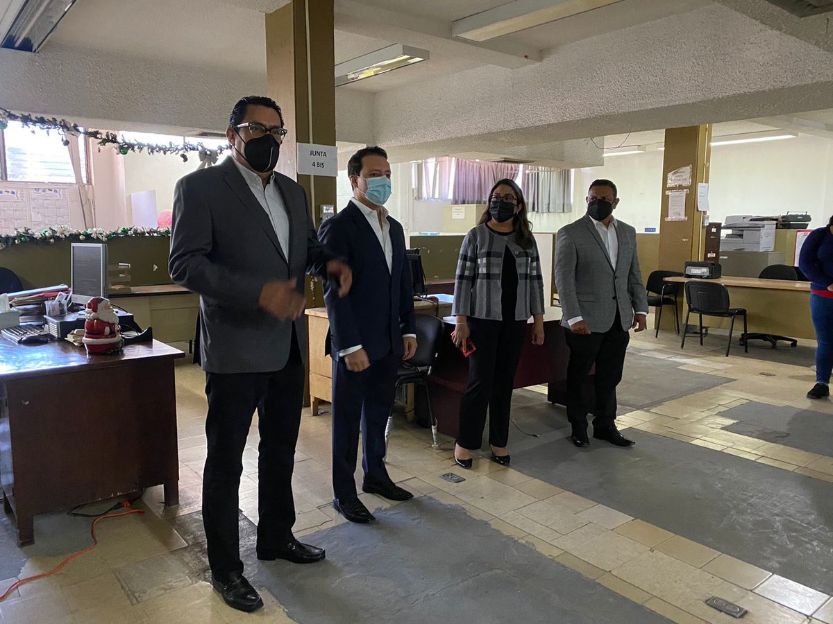 Benjamin_Hdez_'s tweet photo. Agradezco la cálida bienvenida del personal que labora en la Junta Local de Conciliación y Arbitraje. Trabajaremos en equipo para atender las demandas y solicitudes de la ciudadanía. @alejandromurat https://t.co/r9siK8a1XN
