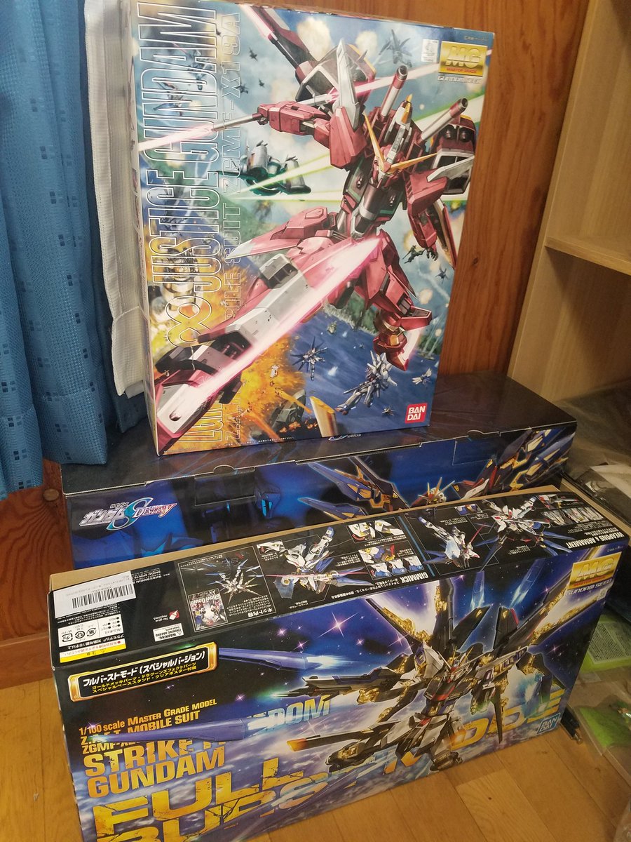 onaniman0609's tweet photo. 今からオナニーするかガンプラ作るか迷う💦
ガンプラ用に塗装ブースと安いエアブラシ買ったし笑
でもオナニーする欲に負けそう… https://t.co/qDnNST8coz