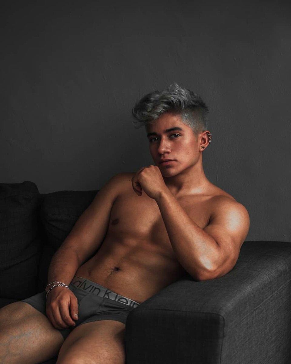EntumenTv's tweet photo. Juan Bernardo Flores pone arder a las redes sociales con estas fotos https://t.co/VLcpnS0zuB
#JuanBernardoFlores #LaRosaDeGuadalupe #Famosos #EntreEllos #EntreHombres https://t.co/JXLcmkAskx