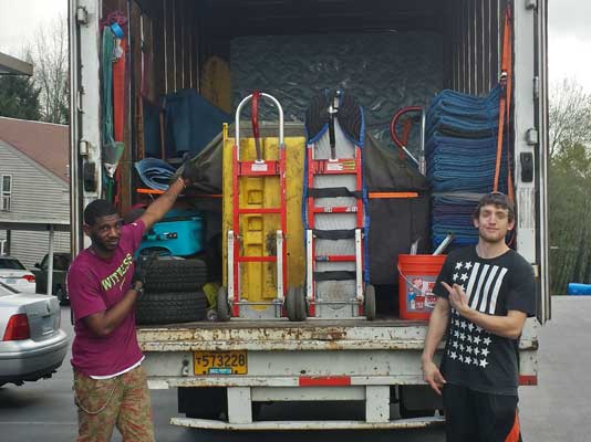 #Moving soon? This article can help you find the right #movers for the job. #newhome  cpix.me/a/136343145