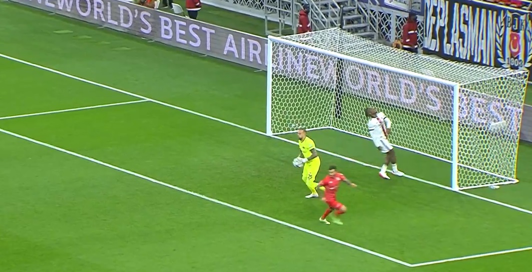 muradtamer_'s tweet photo. Şu kale ağları başlı başına maç izleme sebebi olabilir
#BJKvANT https://t.co/kM65js26OM