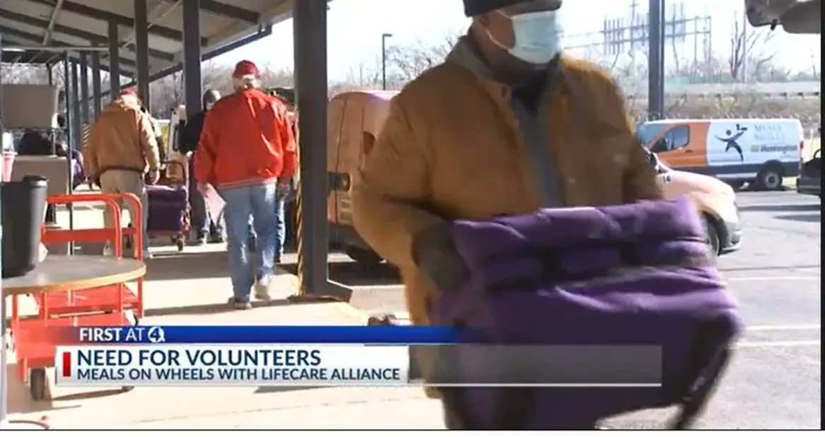 LifeCareAllianc's tweet photo. LifeCare Alliance always welcomes new volunteers. Hear what other volunteers have to say about their experience (spoiler alert - they say every moment is worth it!): https://t.co/bW1fTBjbyI
To follow their lead, contact us at volunteer@lifecarealliance.org! https://t.co/UPxmawzKex