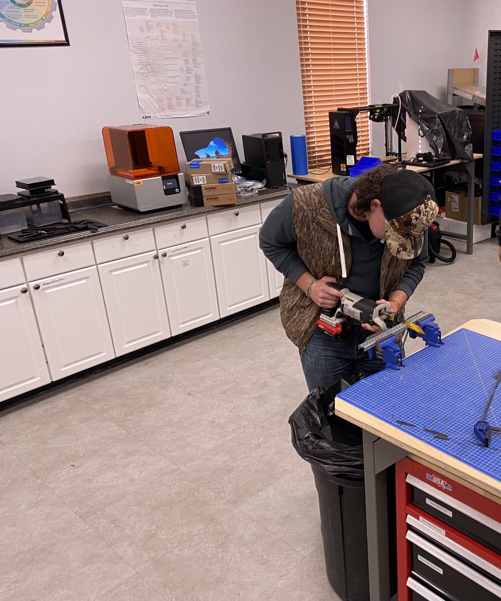 LamarCoCTE's tweet photo. Welcome Back! Engineering II students hit the ground running as they returned to the Tech Center for the Spring semester! #LCCTErealskills #CTEtheplacetobe https://t.co/1o93Bnn7jd