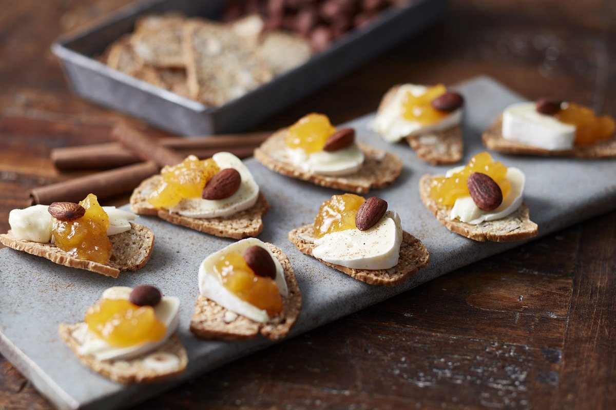 The holidays might be over but our appetite isn't! 😍 Celebrate the twelfth night of Christmas with some festive Castello treats 🧀✨ 
#TwelfthNight #Recipe #Cheese