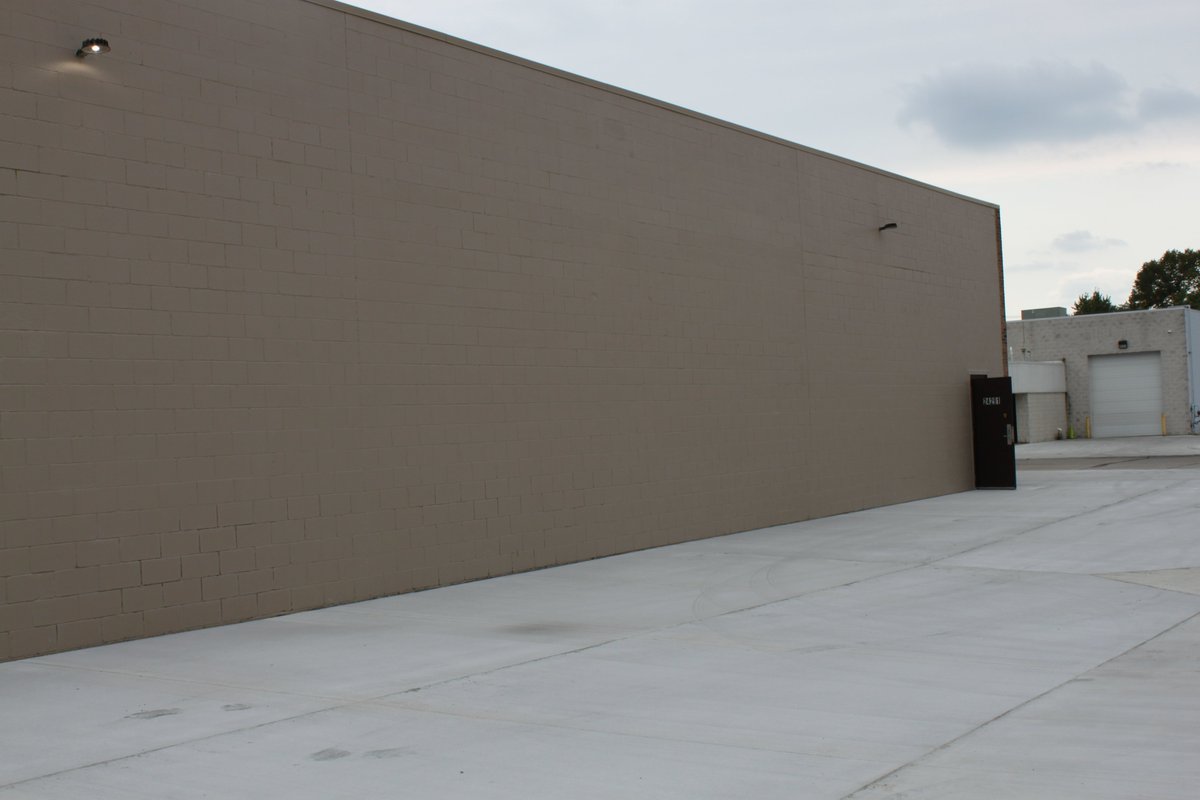 CICryonics's tweet photo. (CI West) The Cryonics Institutes New Building, and Patient Storage Bay. https://t.co/cLmB1pf0uj #cryonics #future #Transhumanism https://t.co/oGzIJzAHv2