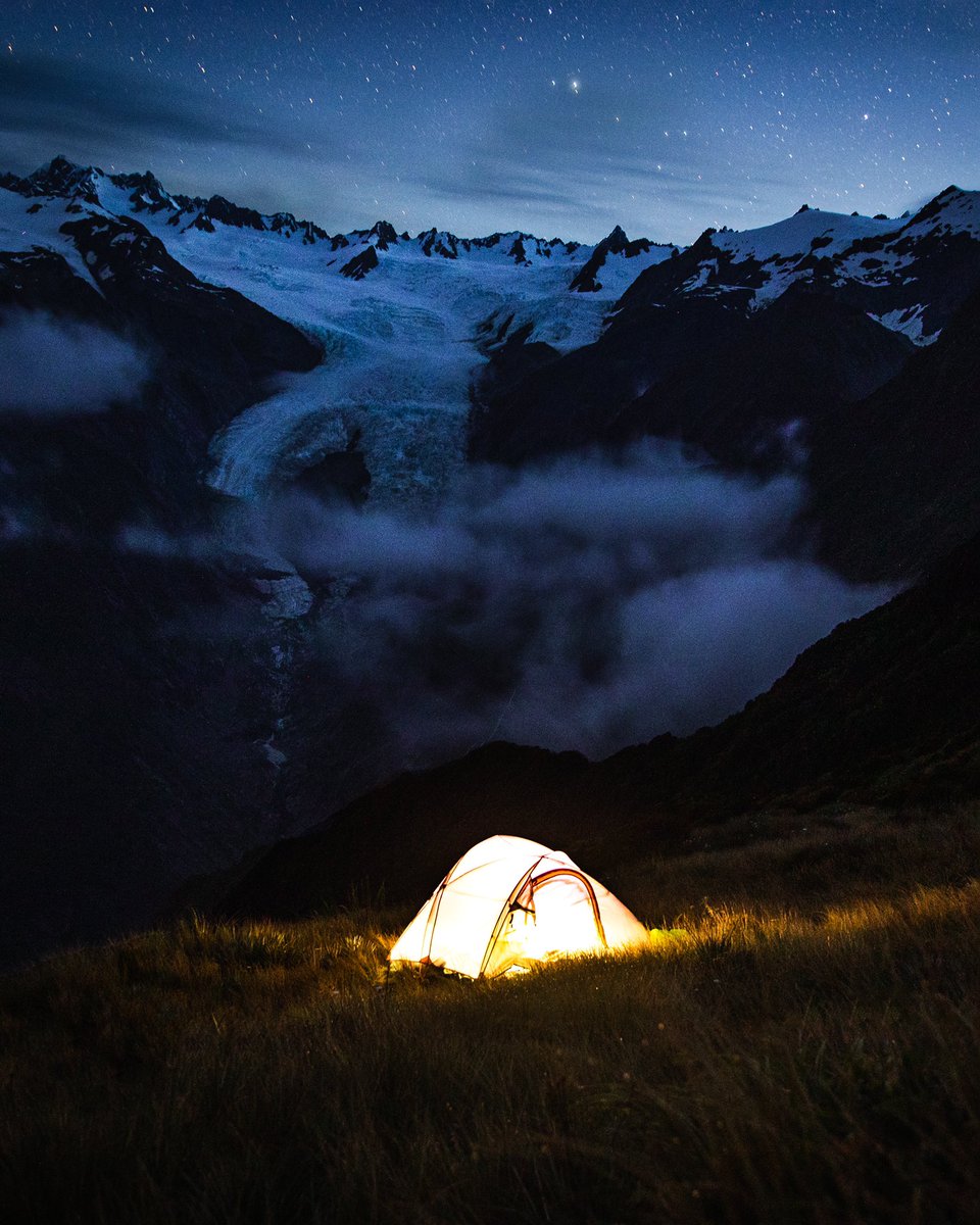 Joannehollings's tweet photo. Gm 🤍 from a night camped under the stars and by a glacier ✨ https://t.co/gq3kc7Cu1y
