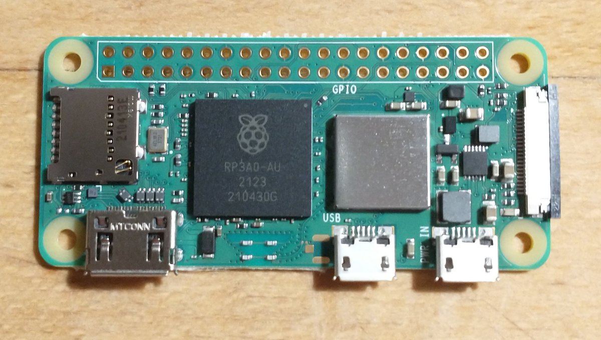 entux's tweet photo. My new raspberry pi zero 2 w
#raspberrypi 
#raspberrypizero2w 
#linux
#arm
#debian https://t.co/8kWED8AxLq