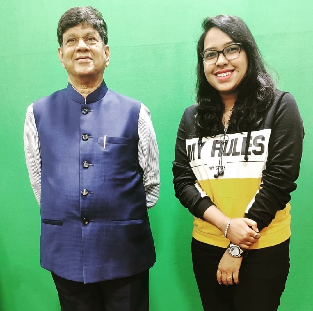 AcharyaShonali's tweet photo. Started this year with a great opportunity😍 Interviewed Sri @SoumyaSambad sir in the opening day of 2022🎉
Thankyou #rjsangram for trusting me and giving me the opportunity 💜 https://t.co/FFdYU5VDqM