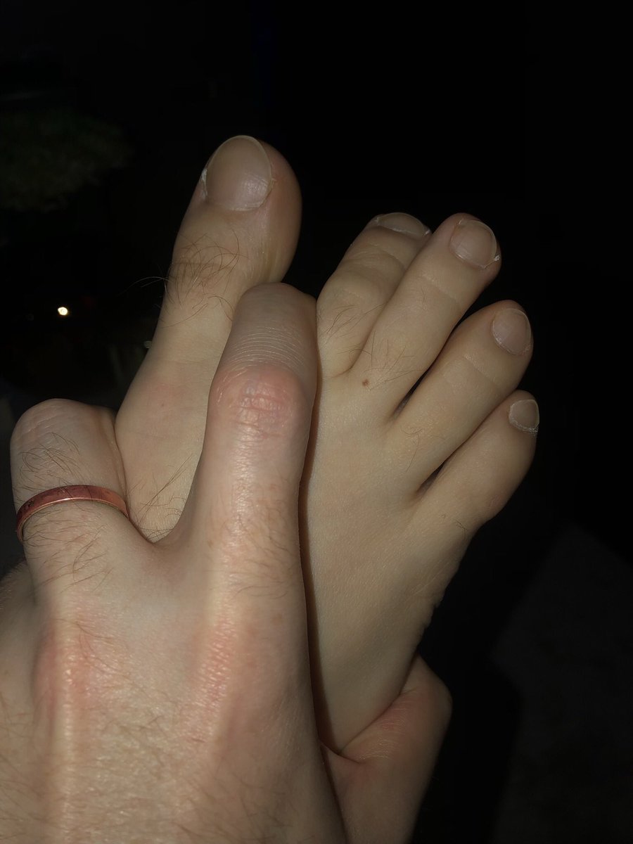 Twoguysfeets's tweet photo. Got a nice grip on my bros feet. Whos gonna help rub them? 😈 #FOOTFETİSH #feetplay #gayfeet #footworship #malefeet #guystoes #cashpig #findom #cashmaster #cashapp #feet #toes #gay #straight #feetpig #footpig #guys #fetish https://t.co/dbirD0LYXJ
