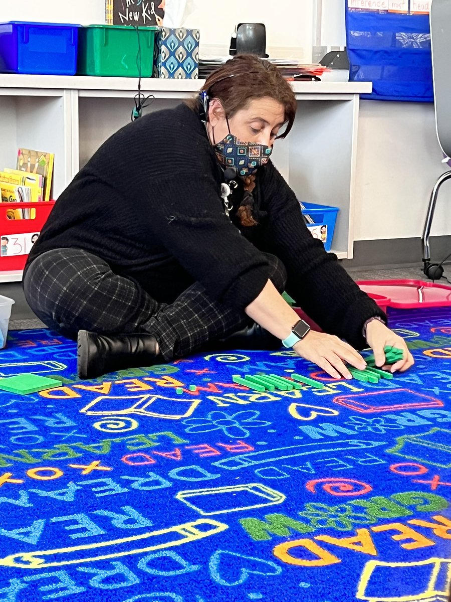 BuckhornCreekES's tweet photo. Ms Kelaher’s teaching with manipulatives is a great example of how to teach math beginning with the concrete and moving towards the abstract.   #BuccaneerPride #BucsTreasureOthers #BuildingConceptualUnderstanding https://t.co/0CpvPOL8rf