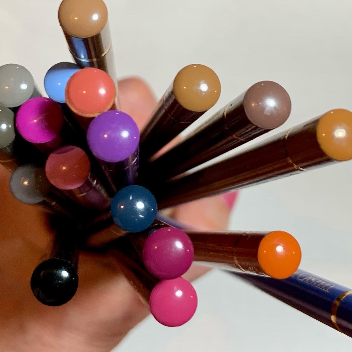 This big cat is finally finished! I had planned to complete four of these, one is better than none right? Enjoy your evening✨🐆
#artist
#pencildrawing
#leopard
#yawn
#bigcat
#wildcat
#animalart
#leopardcard
#leopardgreetingcard 
#zooanimal
#animalartist
#TheMiragehotelLasVegas