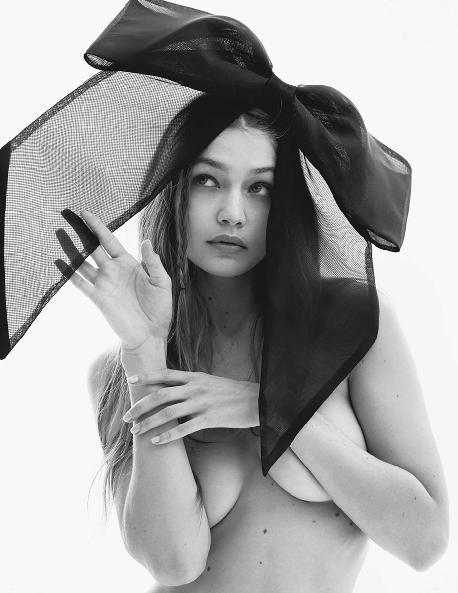 archivesgigi's tweet photo. Gigi Hadid by Zoey Grossman for Vogue Russia https://t.co/RVbMZmewY0
