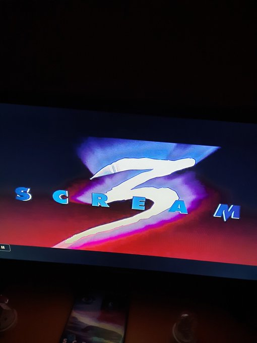 Sind jetzt schon bei Teil 3 😍 Ich liebe diese Reihe 💜  #Scream #HorrorMovies #filmfan https://t.co/9<a href="/tag/scream"class="tags"><span>#scream</span></a><a href="/tag/horrormovies"class="tags"><span>#horrormovies</span></a><a href="/tag/filmfan"class="tags"><span>#filmfan</span></a>