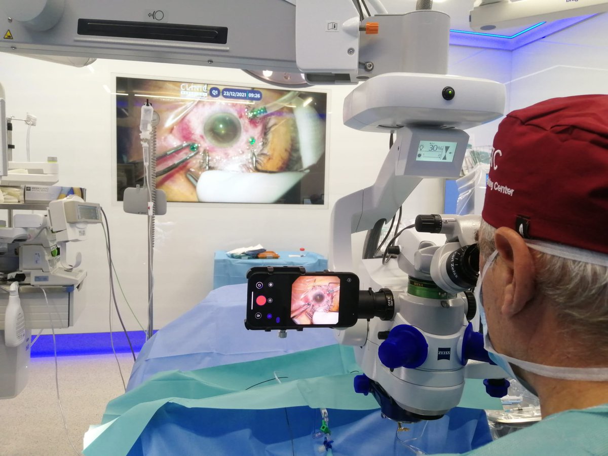 DrAlfredoAdan's tweet photo. Working at @hospitalclinic allows us to offer our patients the top thechnology for their eye surgery. The best in patient care, quality and innovation #ICOF top https://t.co/ocrU40isyA