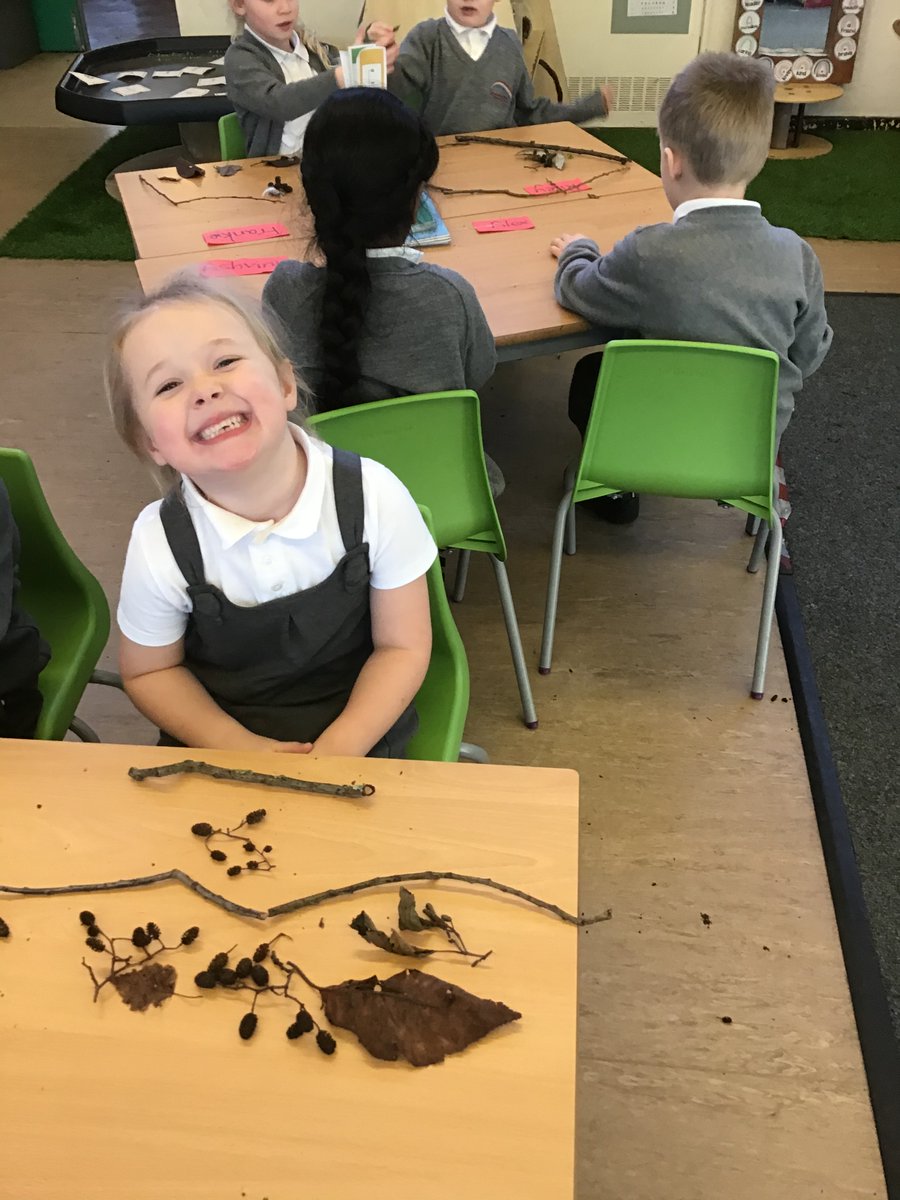 MrsEdgarlmp's tweet photo. Can you tell these children were happy to be back in school today?! #thelitherlandmossway #cheeeeeeese https://t.co/XKRcB4itfA