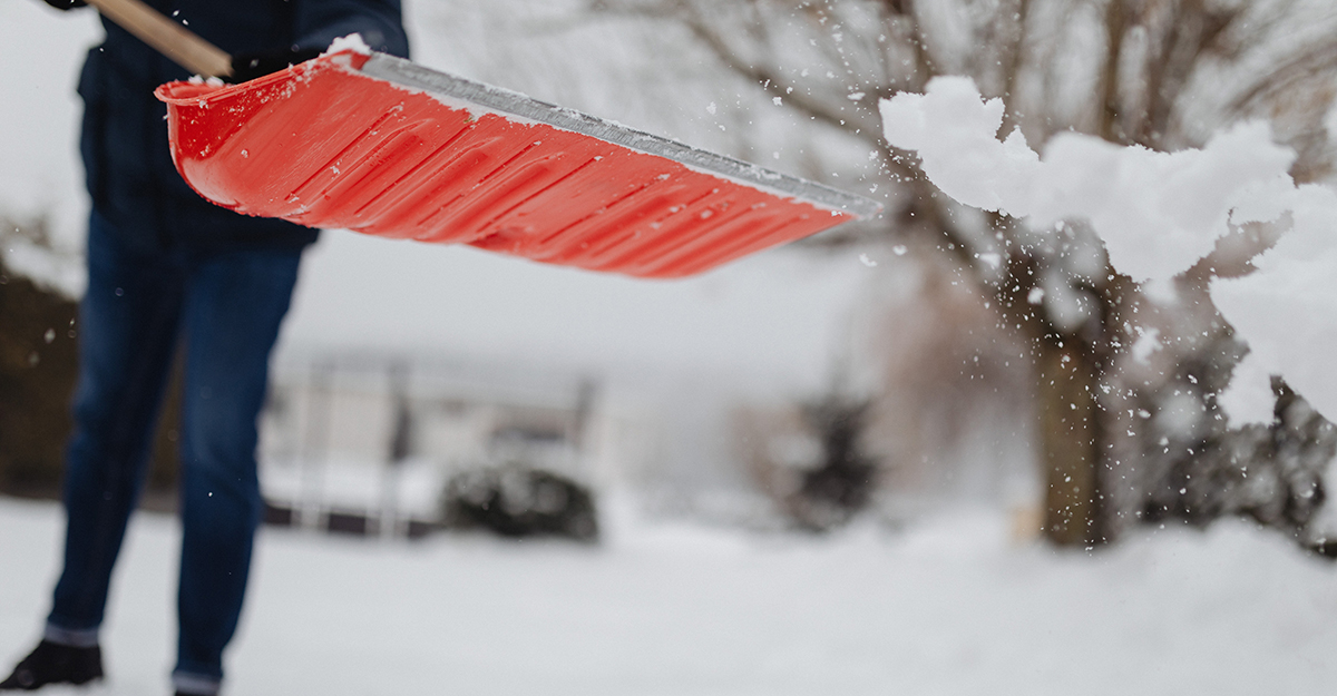 City_Abbotsford's tweet photo. ❄️ Shovel Reminder!  Please clear your sidewalks of snow and ice. Residents and business owners are responsible for clearing the sidewalks and public accesses adjacent to their property. Nobody wants to slip and fall! Contact Bylaw Services for more information at 604-864-5512. https://t.co/SXT4yTbXlS