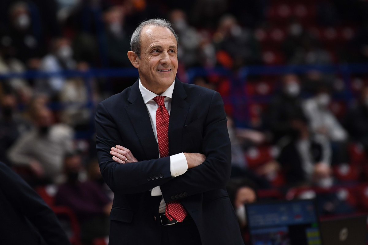 OlimpiaMI1936's tweet photo. Happy 𝟰𝟬𝟬 (𝗪), Coach! 🙌🏼⚪️🔴

#insieme #LBASerieA #400W #EttoreMessina 
@LegaBasketA https://t.co/mmqJDLHs3H