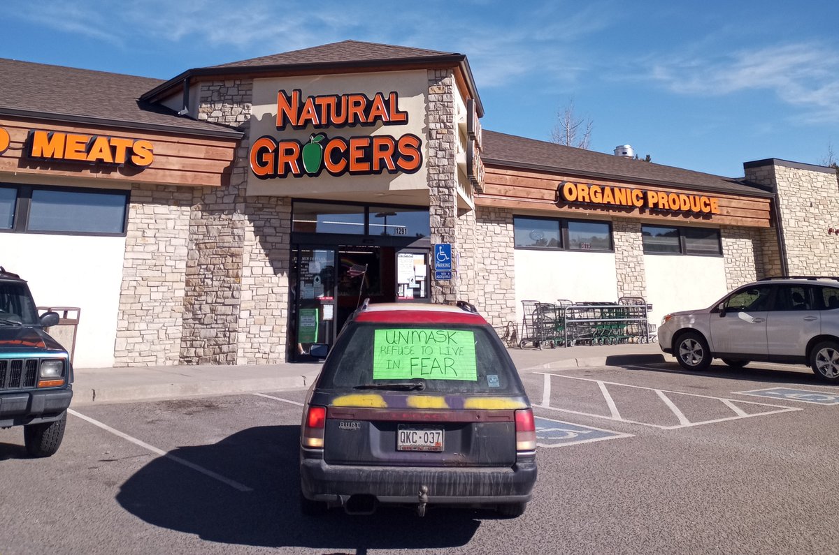 CO_COVIDWATCH's tweet photo. @NaturalGrocers, the company that hit $1 billion during the pandemic, needs to hire security guards to demand #antimaskers to #maskup to protect employees and customers. Anything less is to intentionally allow the spread of #OmicronVirus and #covid19colorado #maskupcolorado https://t.co/oT5F1XDAdQ