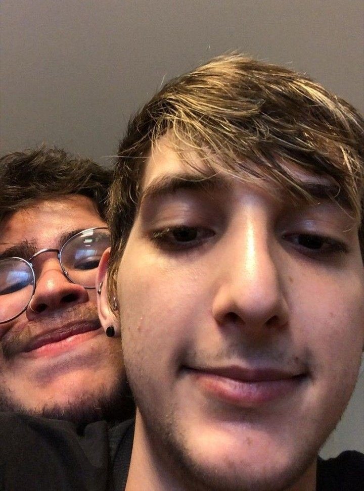 GuaxinimGamer's tweet photo. @Calango te amo, parabéns 💚💜 https://t.co/mgcciZHOgw