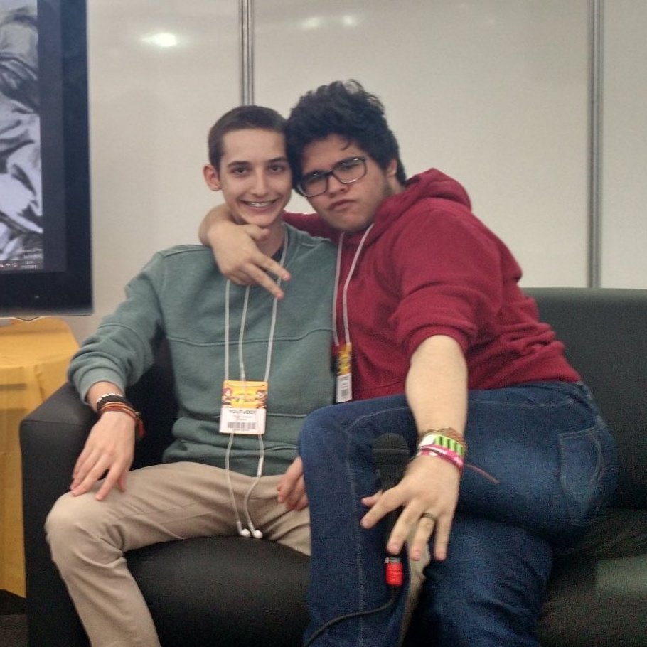 GuaxinimGamer's tweet photo. @Calango te amo, parabéns 💚💜 https://t.co/mgcciZHOgw