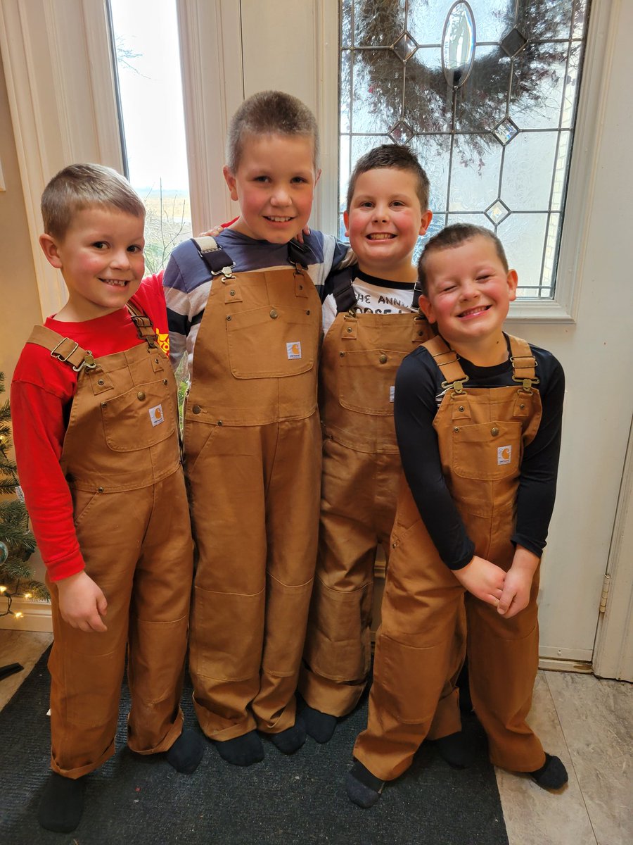 J_Roe87's tweet photo. Working hard or hardly working 🤔 Either way Santa has them all decked out this year! #bashbrothers @Carhartt https://t.co/tJqHwDYB0b