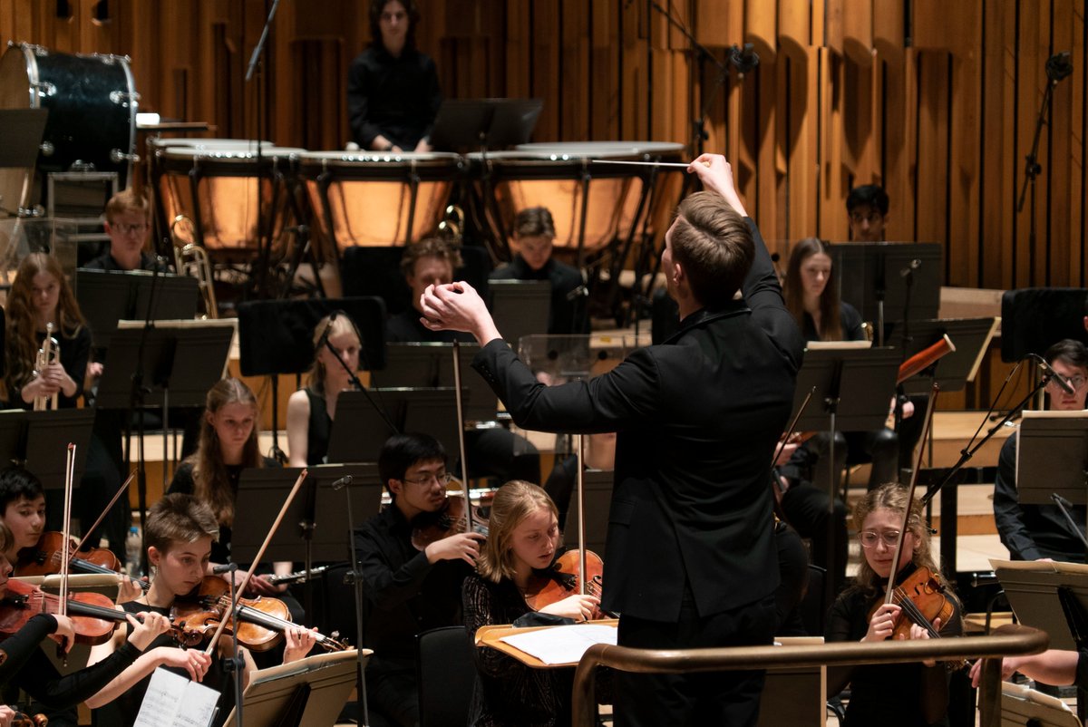 NYO_GB's tweet photo. ★★★★★ ‘Monday night’s concert moves me to say it again: our National Youth Orchestra is truly a marvel.’ – @Telegraph

The reviews are in! Read what the critics had to say as NYO’s teenage musicians let loose on stage at the Barbican Hall👉https://t.co/nFKP6NQJkz

#NYOpenUp https://t.co/Q8b2rtfMF1